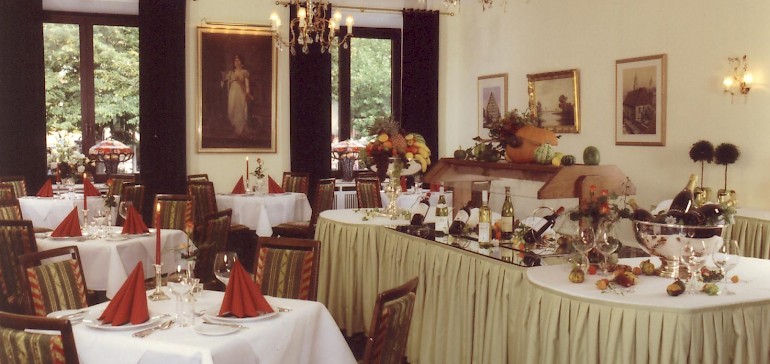 Der Luisensaal, damals das Restaurant im Kaiserhof