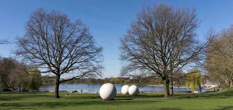 Giant Pool Balls  am Aasee, Skulptur Projekte 1977