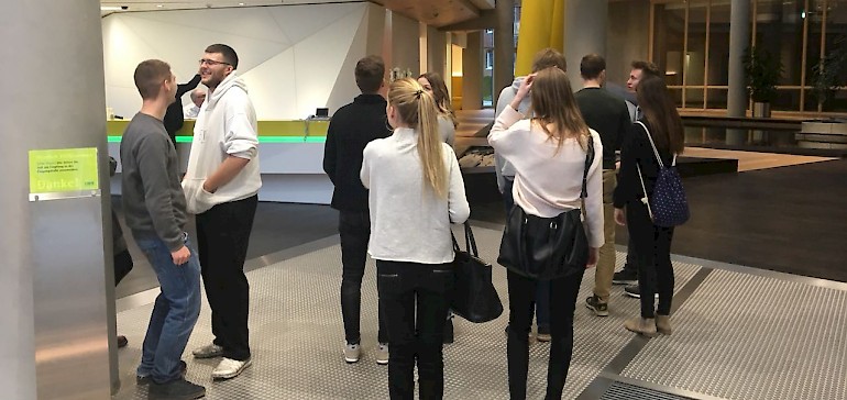 Die Azubis wissen gar nicht, wo sie zuerst hinschauen sollen