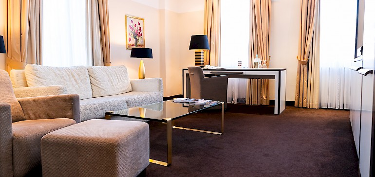 Wohnzimmer der Suite auf der ersten Etage