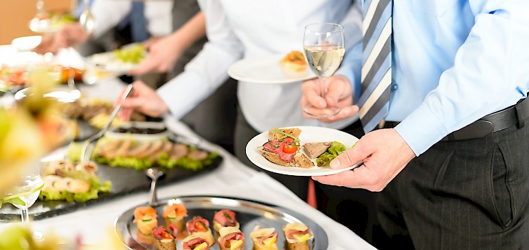 Für Ihre Firmenfeier in Münster bietet der Kaiserhof einen stilvollen Rahmen mit klimatisieren Räumen und gutem Essen