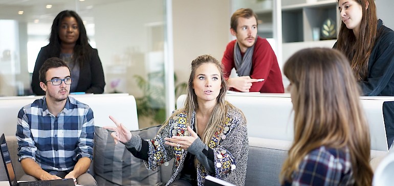 Es gibt sechs Arten von klassichen Tischordnungen bei einem Meeting. Jede verfolgt ein anderes Ziel.